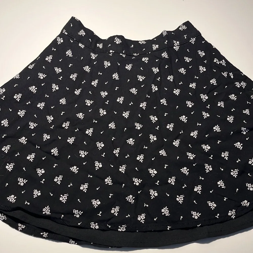 Abercrombie kids floral mini skirt
